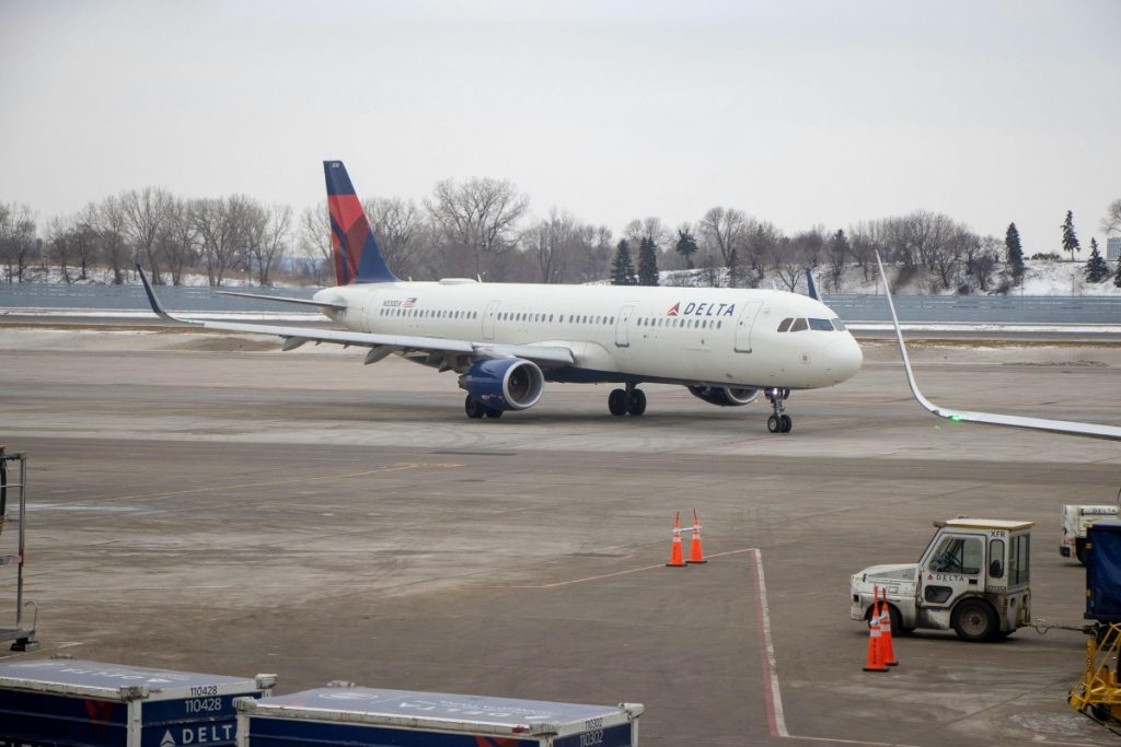 How Delta is Responding to FAA Flight Cuts
